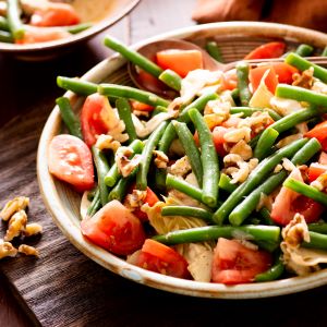 Atkins Green Bean, Smoked Mozzarella and Tomato Salad 