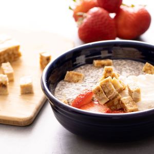 Atkins Strawberry Shortcake Bar Breakfast Bowl